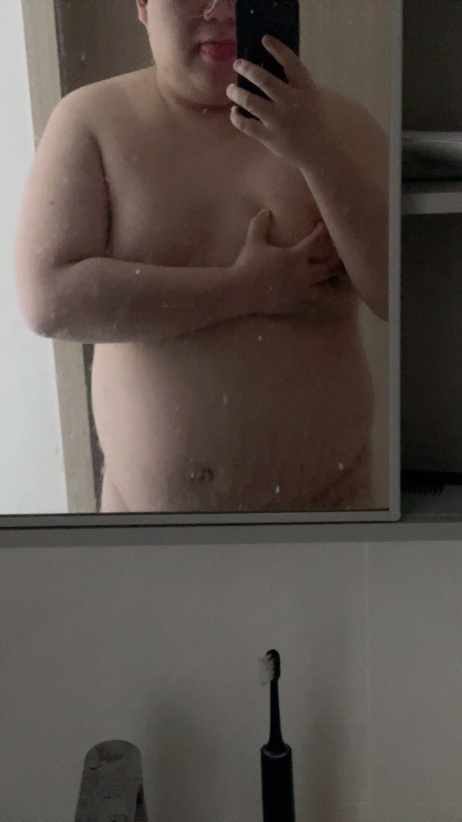 很骚的辉辉 tweet media