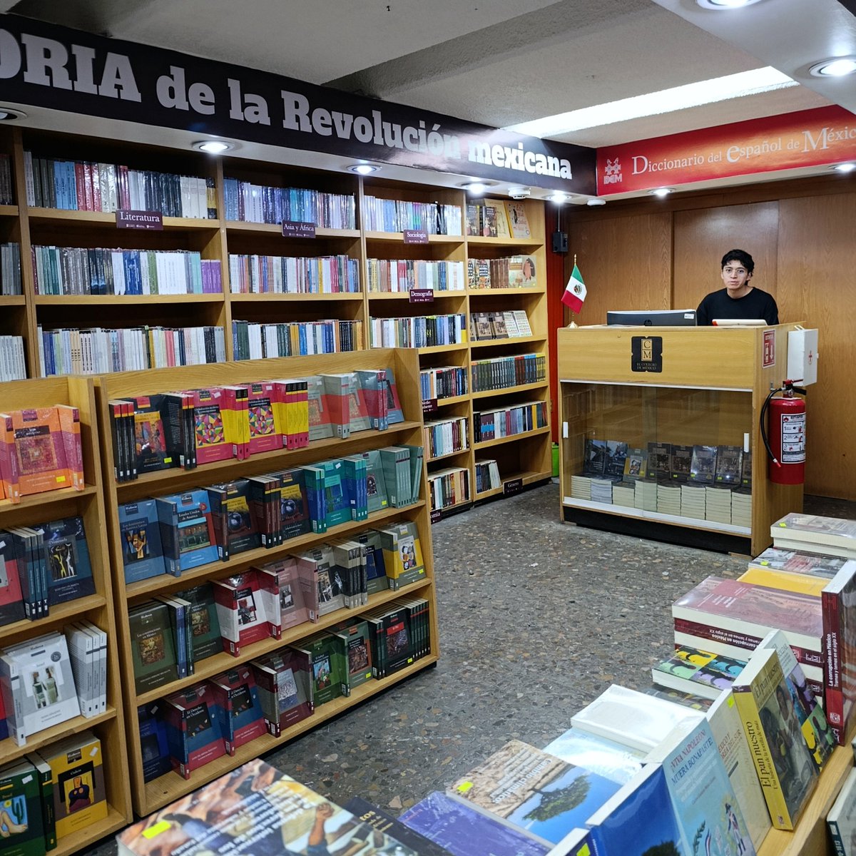 Publicaciones de El Colegio de México tweet media