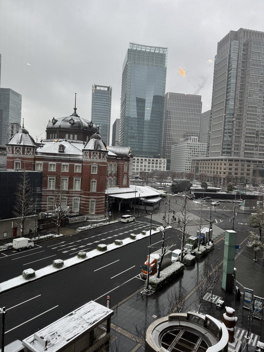 今日も朝から並んで丸善丸の内本店の丸善の三階へ…

ここくる前に投票所寄ったので、早く着き過ぎてスタバで一服…

本日のCNNEnglish Expressは基礎トレーニング続き。他、CNN Student News、英検対策などやっていきます。