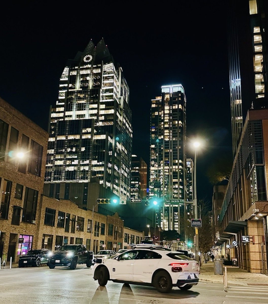 Steven Criss tweet media