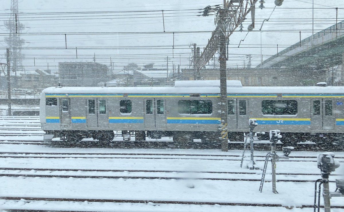 keyorin331's tweet photo. 2026.2.8
雪の幕張車両センター

※動画からのスクショなので、ブレブレですみません🙏 https://t.co/ZLvaEp9anX