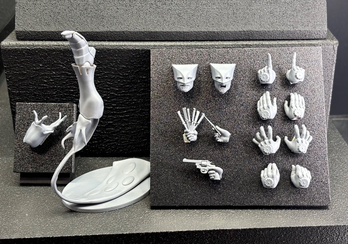 medicos_et_j's tweet image. 【#WF2026W 展示情報】

原型展示中！

「『THE WORLD』
オレだけの時間だぜ」

『ジョジョの奇妙な冒険 第7部
スティール・ボール・ラン』

超像可動
「THE WORLD」

物語終盤のジョニィとの戦いを再現可能な
差し替え足パーツや
ディエゴのハンドパーツも付属！

#jojo
#ジョジョ
#超像可動