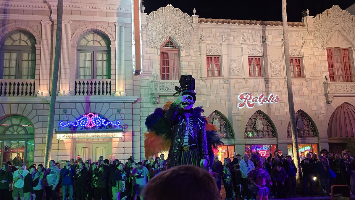 <a href="/ChrisGardnerArt/">Chris Gardner</a> Him realizing the Tribute Store facade is of him!