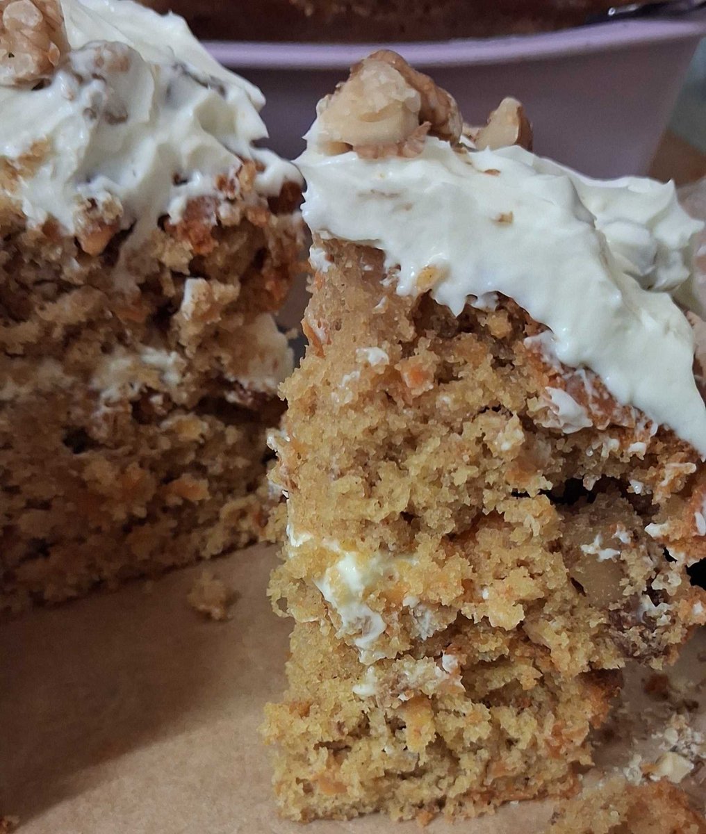 Who up eyeing my air fryer carrot cake