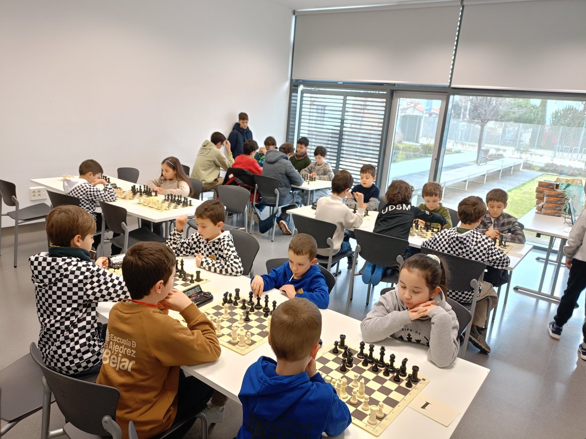 Todos los alumnos de la escuela de Béjar clasificados a la final de los JJEE · Victoria con Alba de Tormes por incomparecencia en el provincial