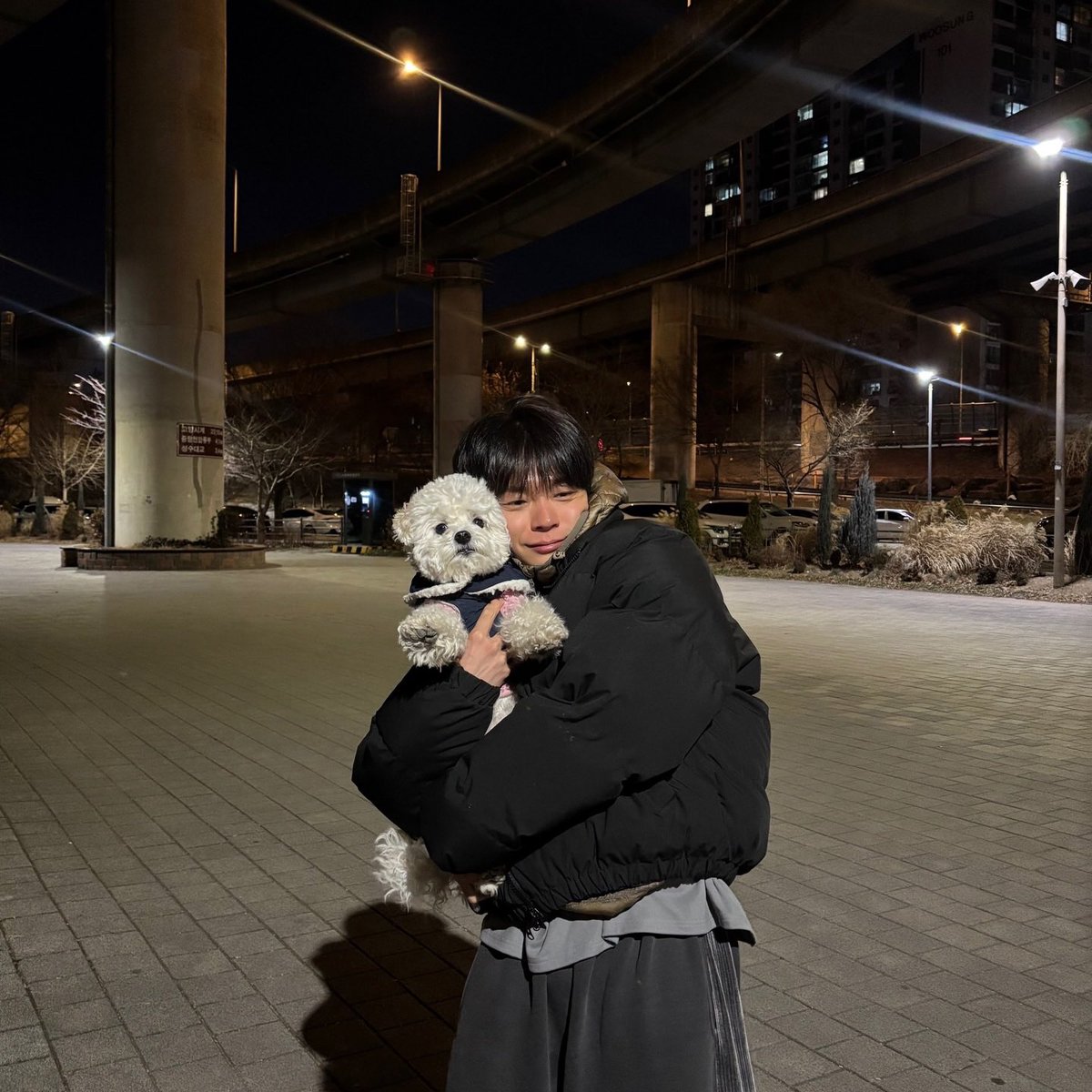 쩰 사랑하는 신부자 투샷🥹 설이 뽀골뽀골 털쪄서 더 애기같은데 압빠랑 있으면 왕강아지야