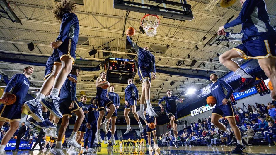 The <a href="/AugieMBB/">Augustana University Men's Basketball</a> team won on the road again on Saturday afternoon to continue its dominant stretch 😤

🗞️ » bit.ly/4kpuFom

#BuildingChampions⚔️
