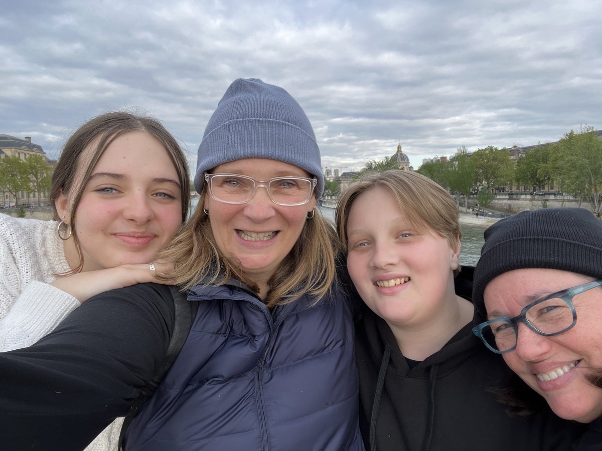 Revisiting Robin Hopkins, actor, author, and podcast host - Robin Hopkins' Substack is called, "Shit I learned from my crappy childhood." Learn more about this funny mom of two teens.  Read more in #GayParentMagazineNY bit.ly/48uqIdr