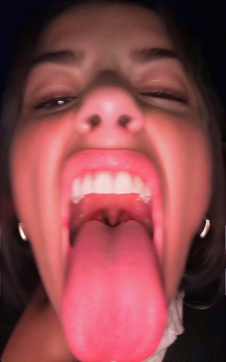 AndrijaS35897's tweet photo. Dm me for a battle Losers 
#wankbattle #wankchat https://t.co/8iuwOkUGGG