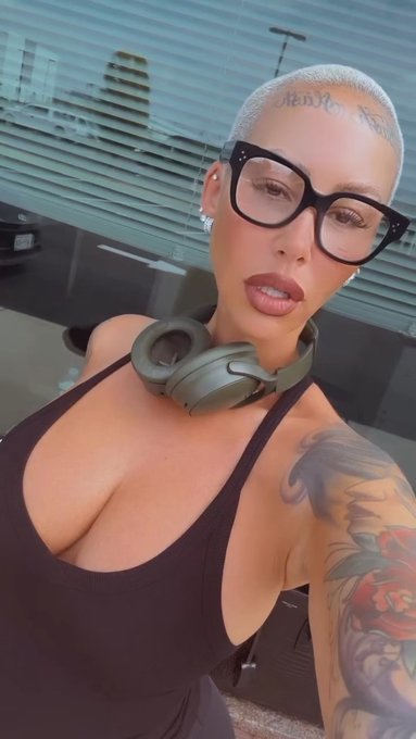 Amber Rose - Hey (say it back) https://t.co/3R13mh0ITw