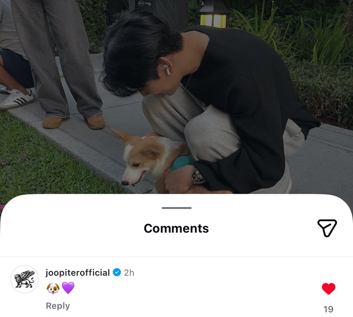 แล้วพี่ Joopiter แกคอมเม้นหัวใจสีม่วงอยู่อย่าง.... 55555555 เฉลยเลยค่ะพี่ หนูใจร้อน🤣