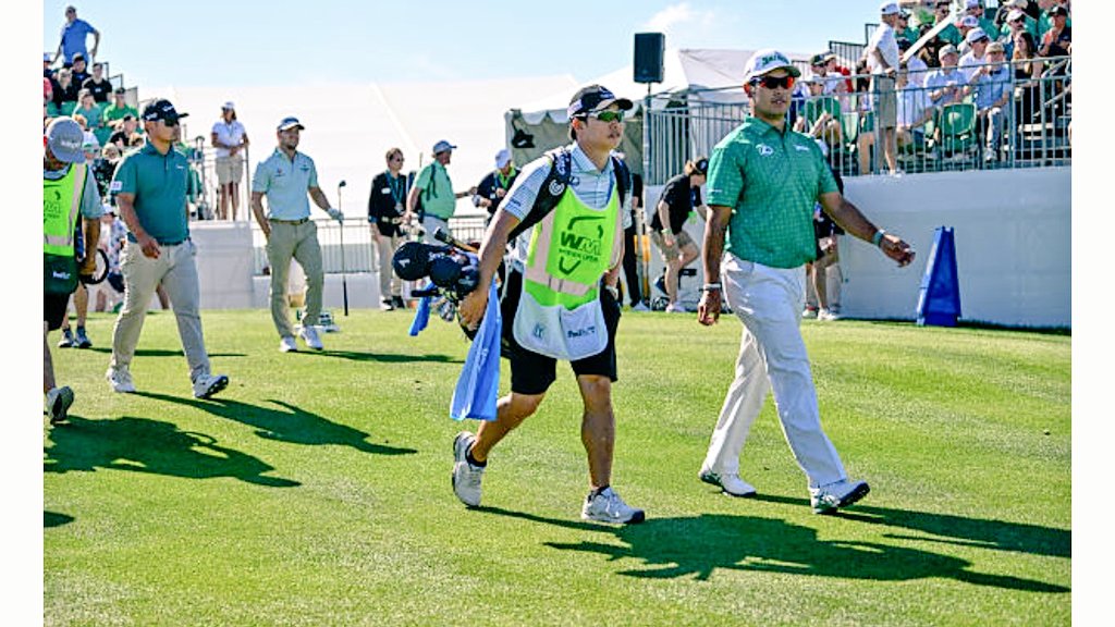 boneofanass's tweet photo. #PGATour🇺🇸

⛳🌵 #WMPhoenixOP (３R

#松山英樹🇯🇵
Total [ｰ13]　today  ｰ3 { 5◯ 2△

出だしから T-Shot 右に左に

ミスが重なり△
絶好のチャンス逃しも有りながら

ピンチから ◯
14m 強  沈め ◯　等々

３日目終了時 « 単独首位»

初日 後半から 首･肩 気にする仕草

何卒､持ち堪えて!!

🎌 https://t.co/gKjSmVCfsY