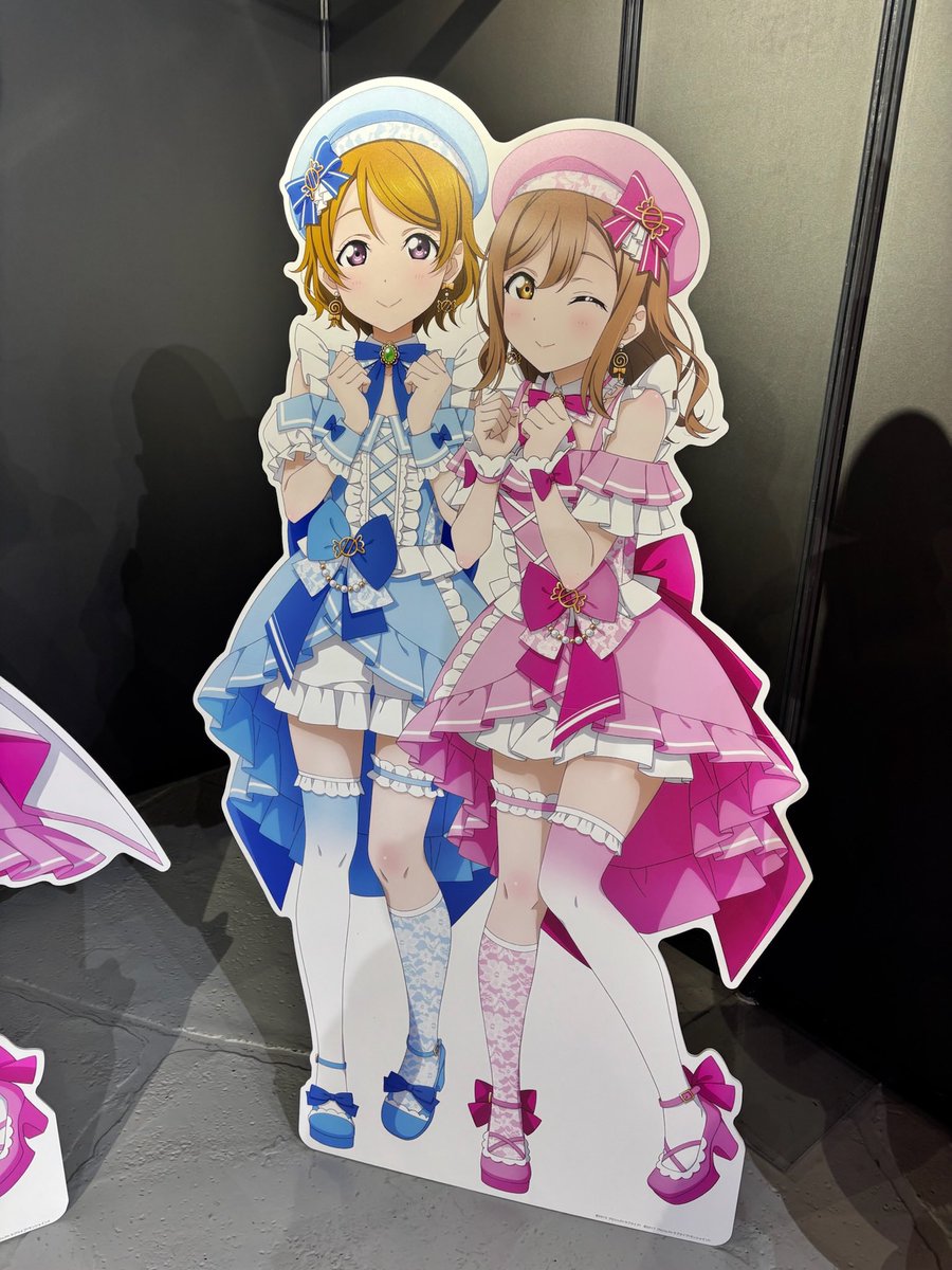 haikyuzo's tweet photo. 遅ればせながらμ's×Aqoursちゃんコラボ行ってきました〜✨️
マジでどのカップリングもあぁっ！
って声出ちゃうぐらい可愛かったす🥰 https://t.co/zM9sfBRxgj