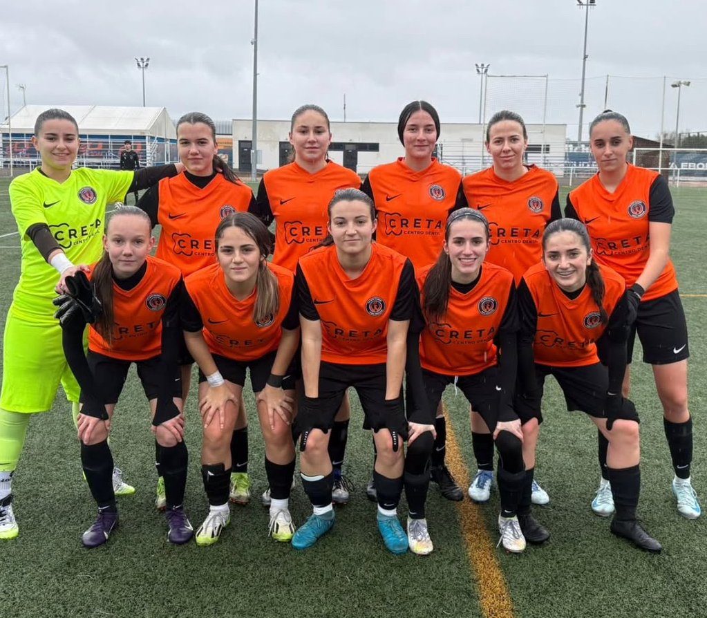 Delateral_'s tweet image. El Cazalegas femenino ‘naranja’ se deja el alma en el campo pero pierde 4-2

deportivolateral.info/el-cazalegas-f…