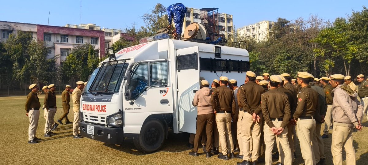 194RAF's tweet photo. Focusing on non-lethal weaponry, anti-riot drills, tactics &amp; real case studies. Initiative appreciated by Commissioner of Police , Gurugram (HR) https://t.co/DNBovEtMKM