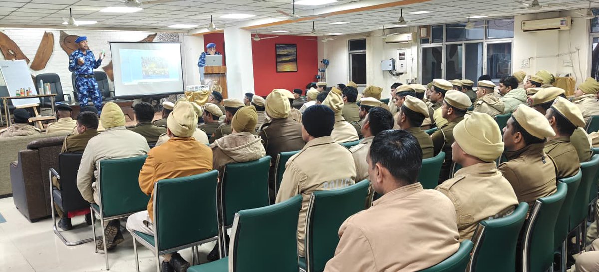 194RAF's tweet photo. Focusing on non-lethal weaponry, anti-riot drills, tactics &amp; real case studies. Initiative appreciated by Commissioner of Police , Gurugram (HR) https://t.co/DNBovEtMKM