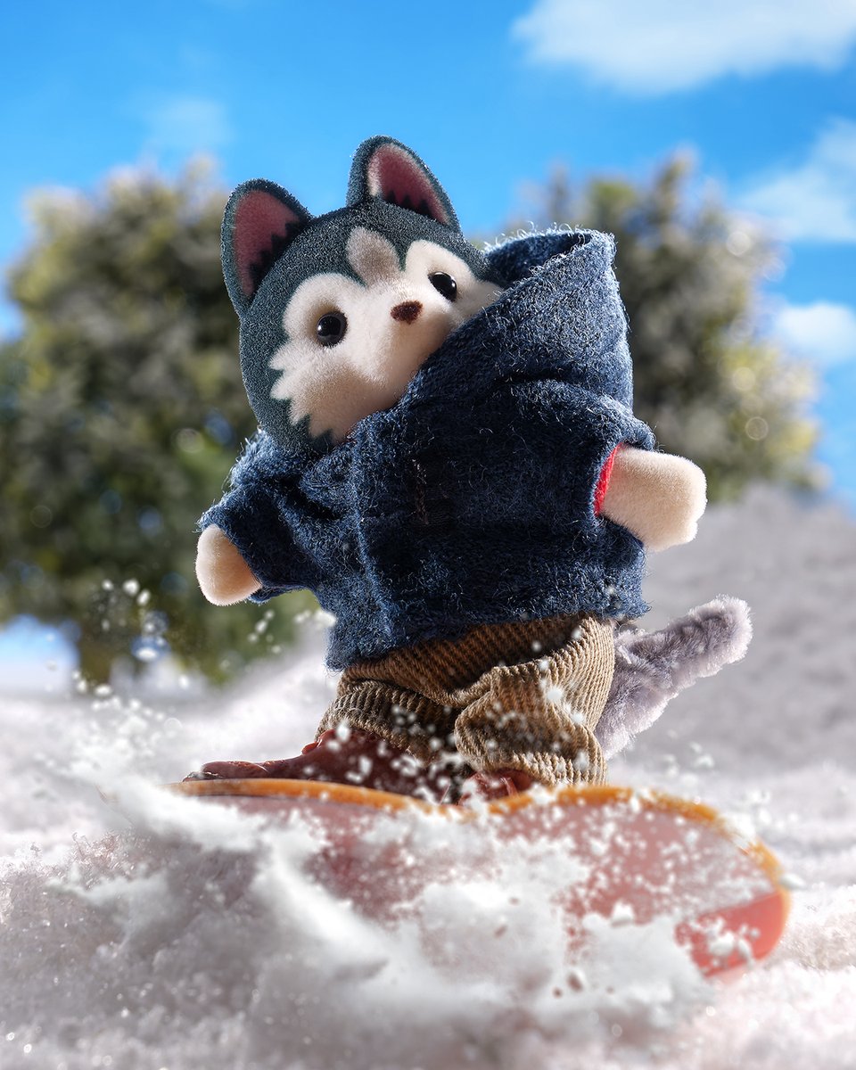 ハスキーのブルースが見事に着地を決めました✨

さぁ得点は伸びるでしょうか？

#シルバニアファミリー #シルバニア #スノボ