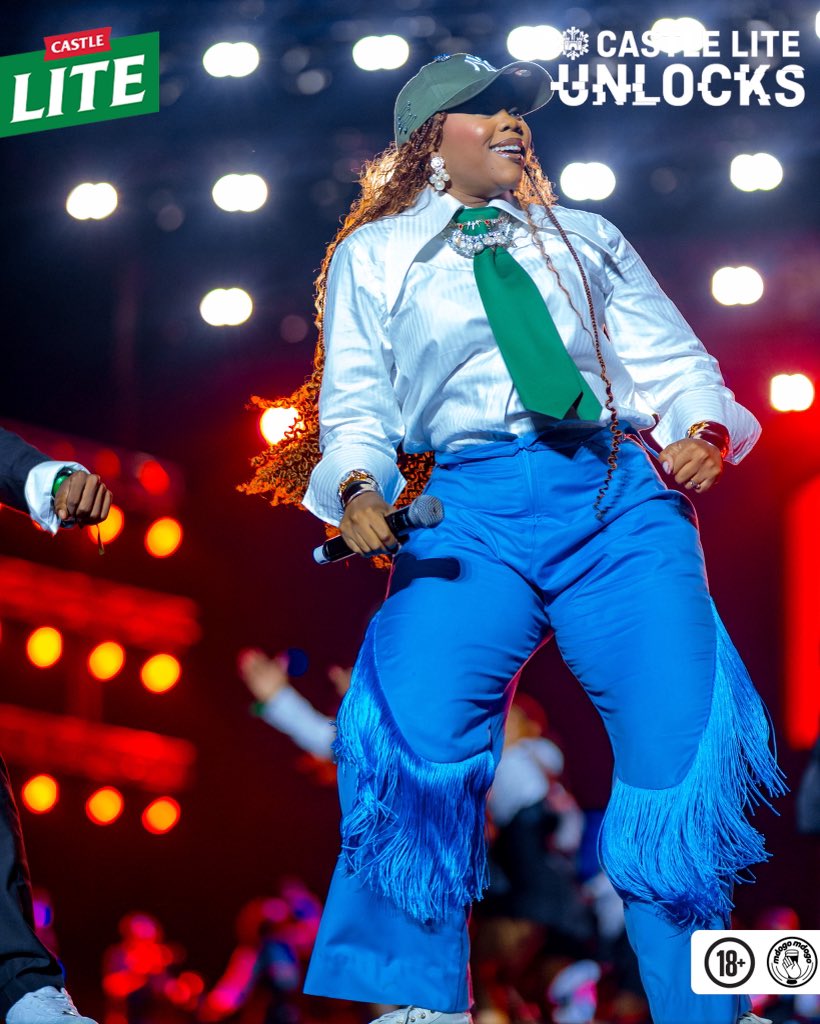 CastleLiteTz's tweet photo. @BontleModiselle just raised the bar with unmatched rhythm 🔥 The coldest night of the year is off with Bang ❄️

It only gets colder from here 

#CastleLiteUnlocksTz https://t.co/dkLy3OWX2M