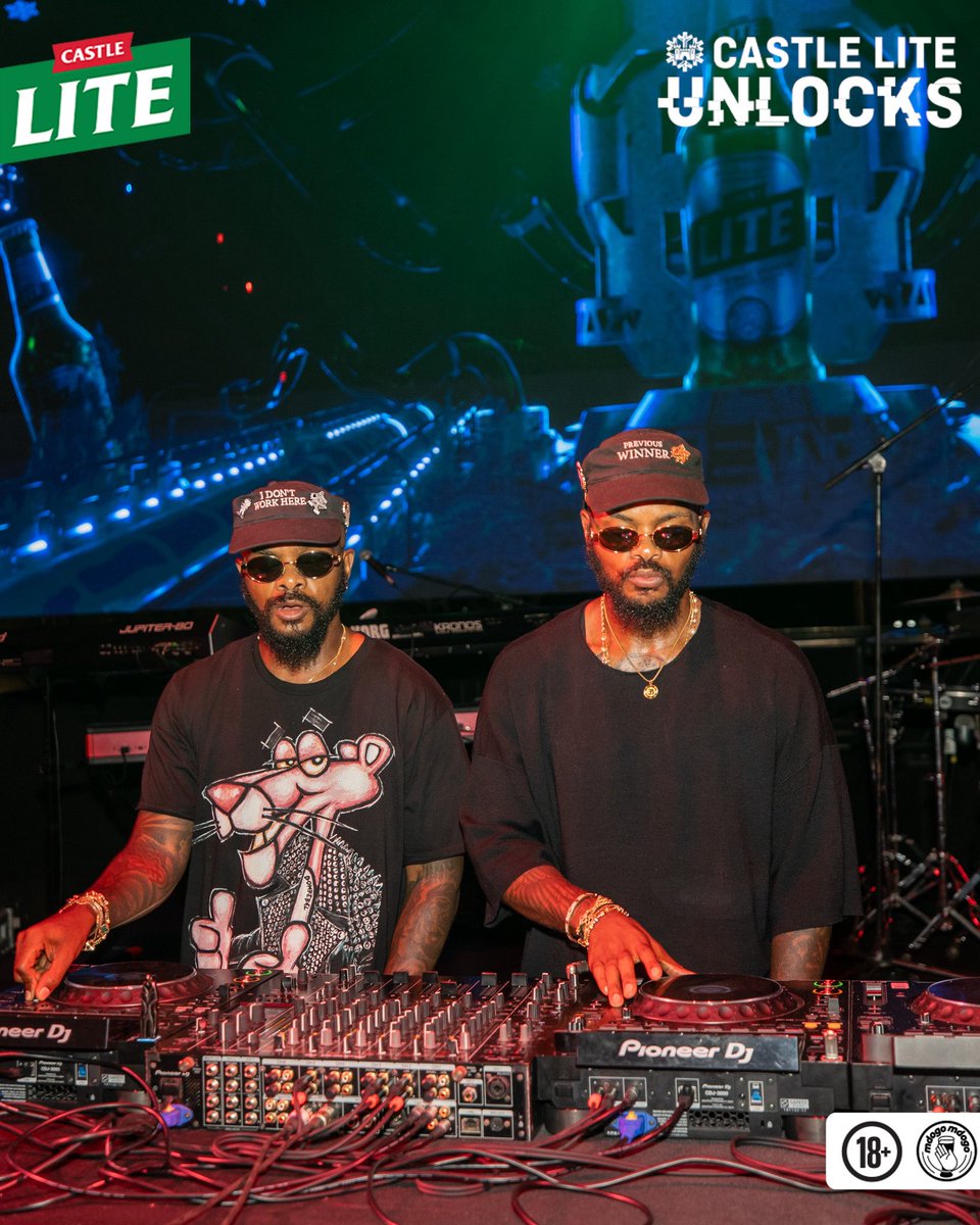 CastleLiteTz's tweet photo. Double the talent, double the frost 🧊. @majorleaguedjz came, saw, and unlocked a level of energy only possible at Castle Lite Unlocks ❄️

#CastleLiteUnlocksTz https://t.co/IL9zSv2gaO