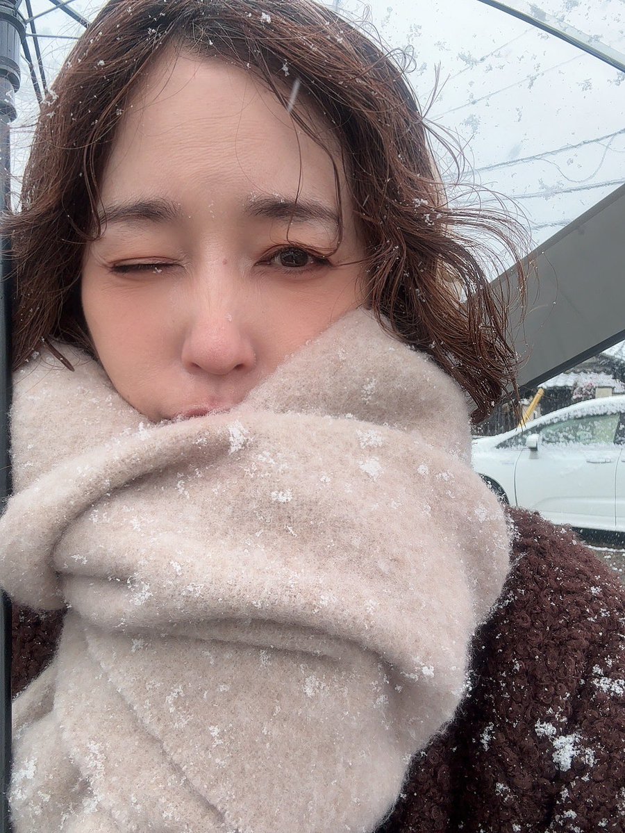 420choco's tweet image. 庭が川瀬巴水みたいになってた
出勤時吹雪さむい
前から不動産屋みたいなおっさん歩いてきたな〜と思ってたら同僚だった