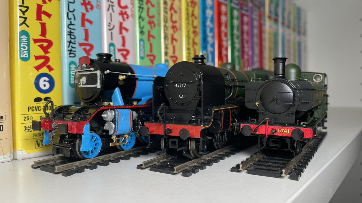 “King’s Cross! London’s Euston. Everybody knows that.”

A very simple job, and arguably unnecessary in the grand scheme to de-name, renumber and re-allocate it as 45517, but our favorite Big City Engine joins the collection!

Renumbered w/ Fox Transfers BR Patriot numbers.