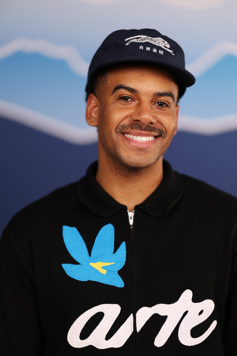 MarkVH1990's tweet photo. You ever see somebody and just KNOW they are a bator? Like just something about their smile just says... Gooner. https://t.co/Ts0nJYvX5m