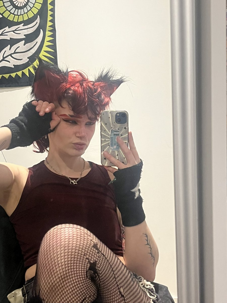 ⛧ 𝖋𝖎 they/them ♥️🖤 tweet media