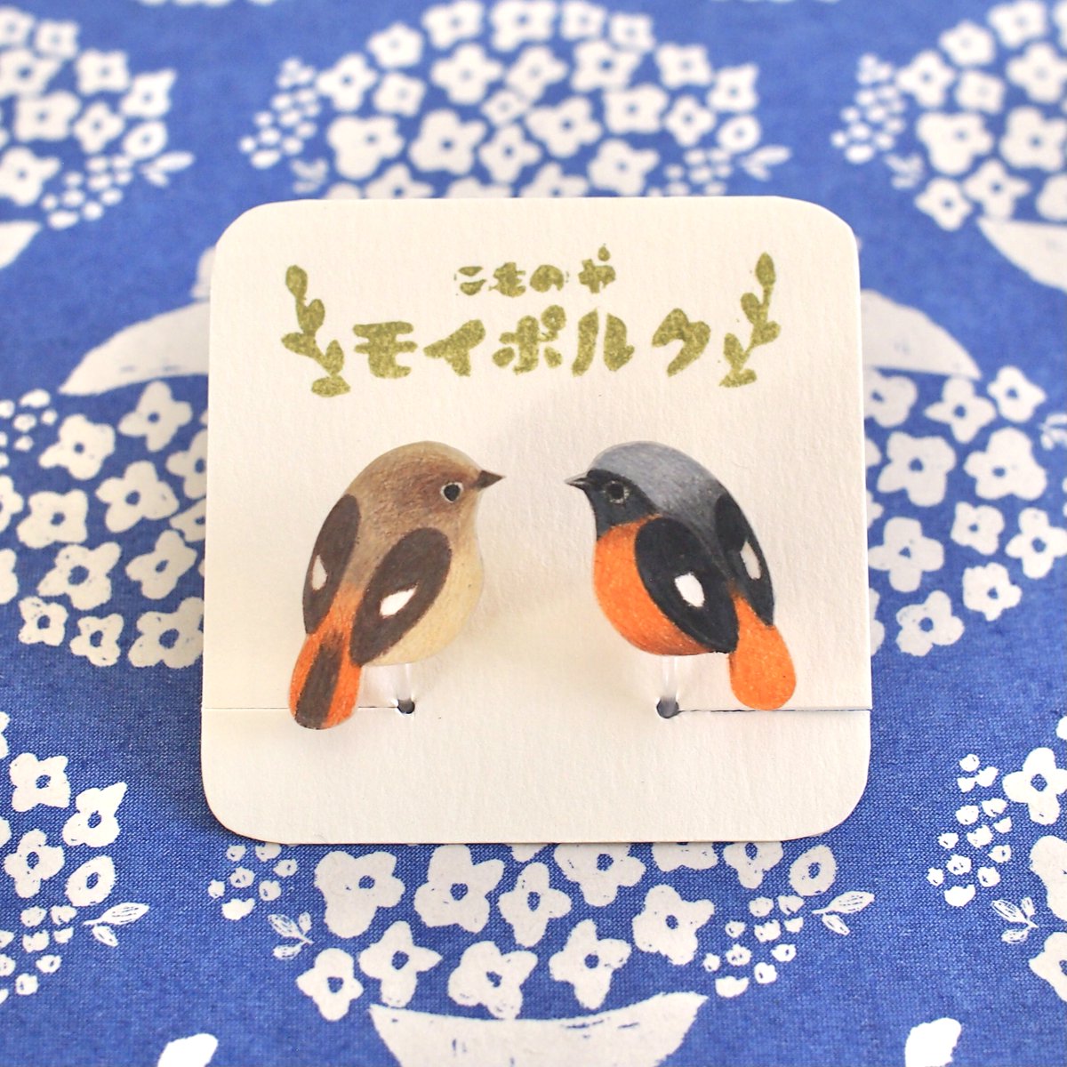 moipolku's tweet photo. #クリエイターリンクデー
ブックカバーや栞などの読書アイテムや、ちょっとした小鳥小物などを作っています🌷

好きな動物は鳥🐥🐥🐥
よく使うモチーフはクマです🐻
カラフルな作品を作りがちです🎨 https://t.co/CAVQchi9hb