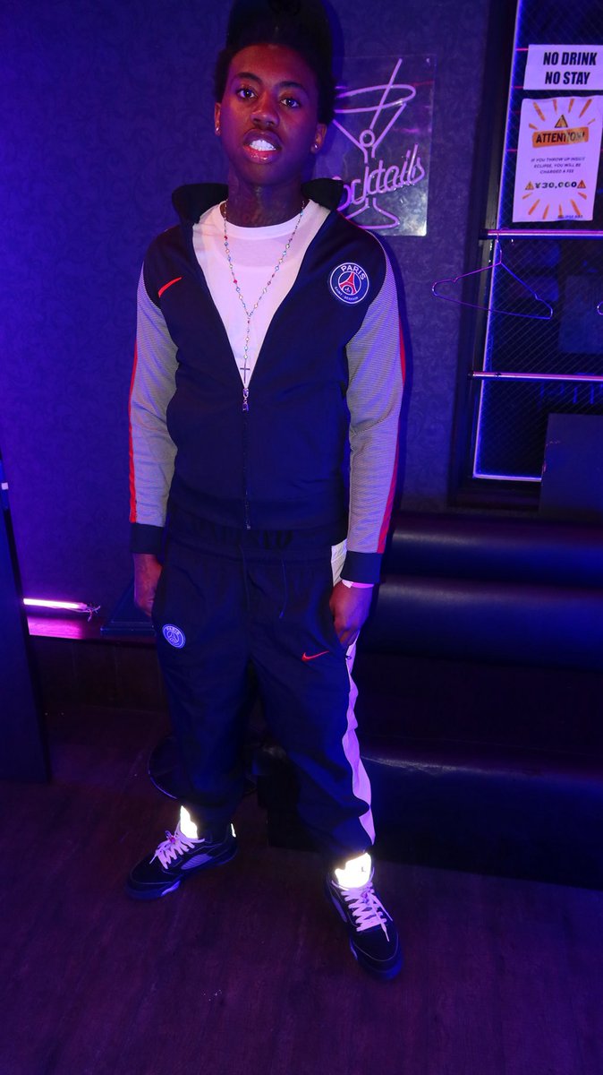 Smiling tryna get Rich tweet media