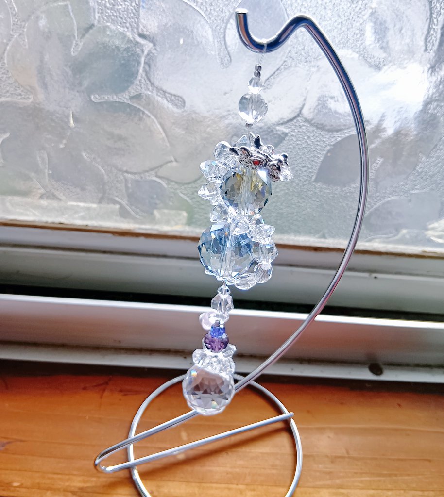 おはようございます。 昨日なんだかんだサンキャッチャーを購入した