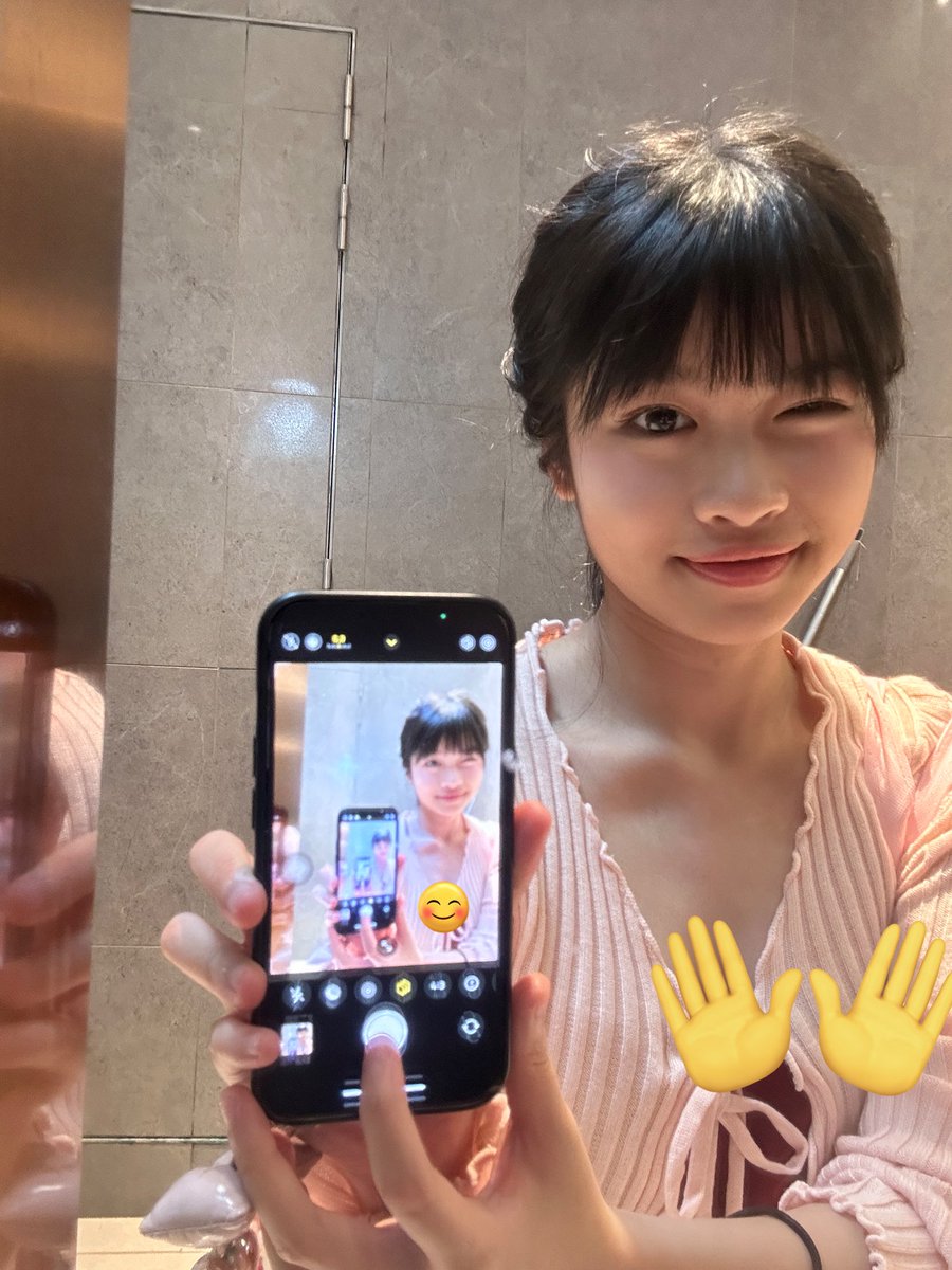 Honestly 30 sec meet&amp;greet +Cheki, Not enough😔😭😭, Akhhhh itsokey guys if you think it’s not enough, i also think the time its not enough for mee🥹🥹, i need add 1 hours more time🙏 jk