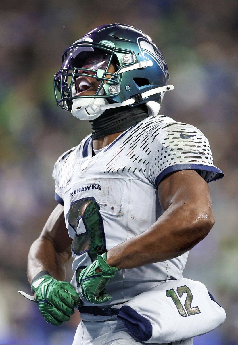 Stat__Hub's tweet image. The Seattle Seahawks are 11-0 this season whenever they score the 𝙁𝙄𝙍𝙎𝙏 𝙏𝙊𝙐𝘾𝙃𝘿𝙊𝙒𝙉.