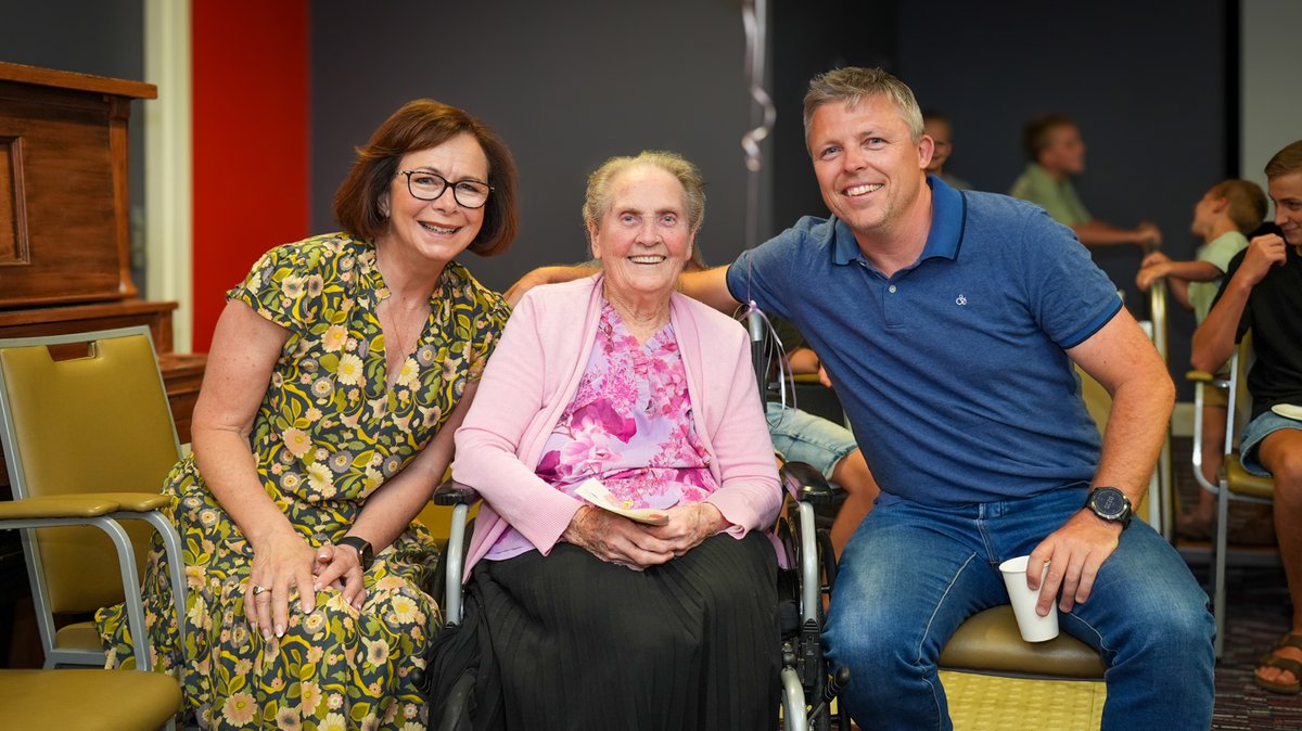 AnneWebsterMP's tweet image. Happy 99th birthday to Doreen Linklater — a wonderful milestone! Her family’s contribution across Mallee is a lasting legacy. Wishing her a special day. 🎉