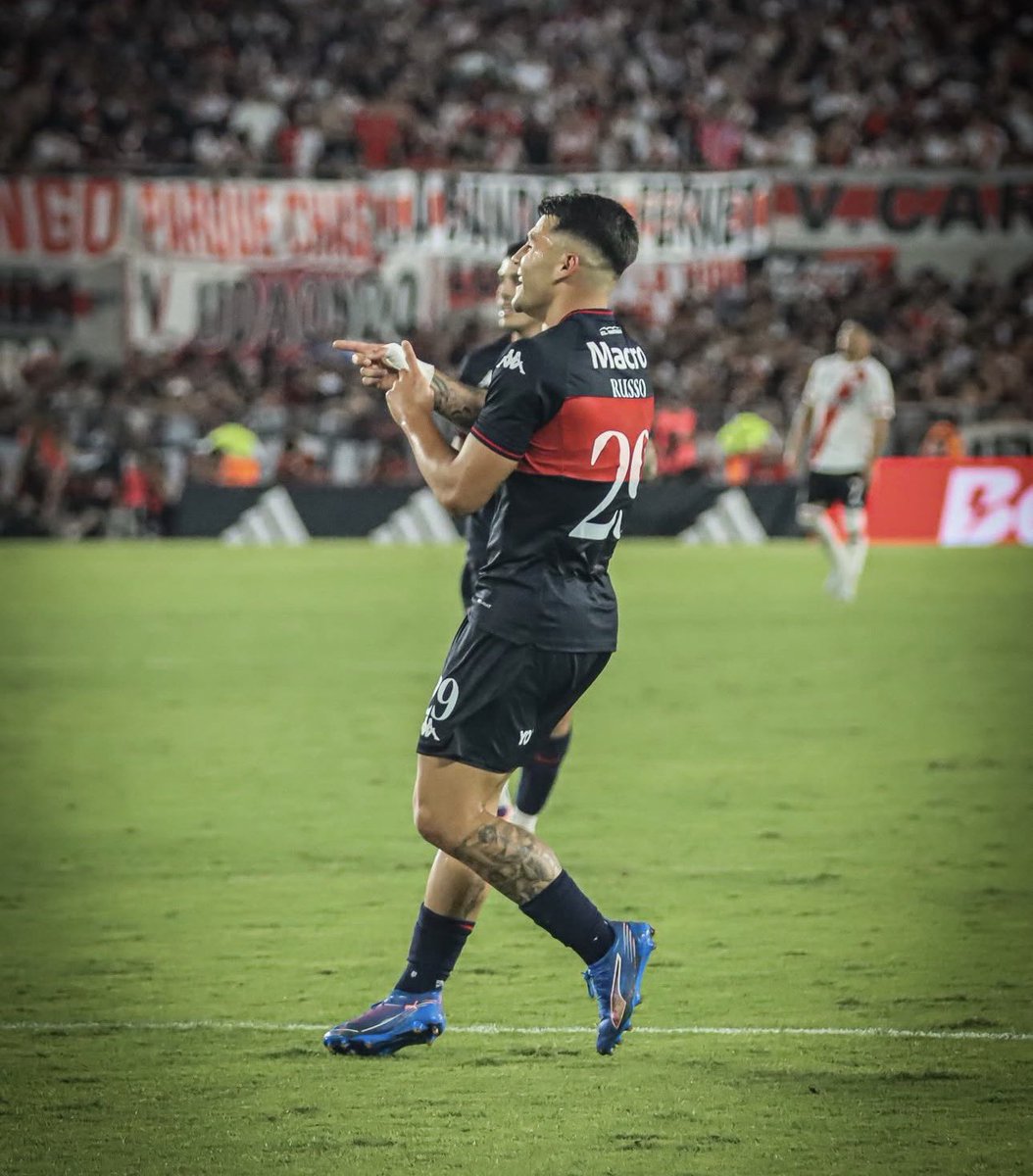 7 M 💵por Martínez Quarta.
7 M 💵 por Aníbal Moreno.
3 M 💵 por Marcos Acuña.
20 M 💵 por Kevin Castaño.
5 M 💵 por Gonzalo Montiel.
10 M 💵 por Maximiliano Salas.
10 M 💵 por Sebastián Driussi.
River gastó más de 60 millones de dólares en sus últimos fichajes. A esto hay que