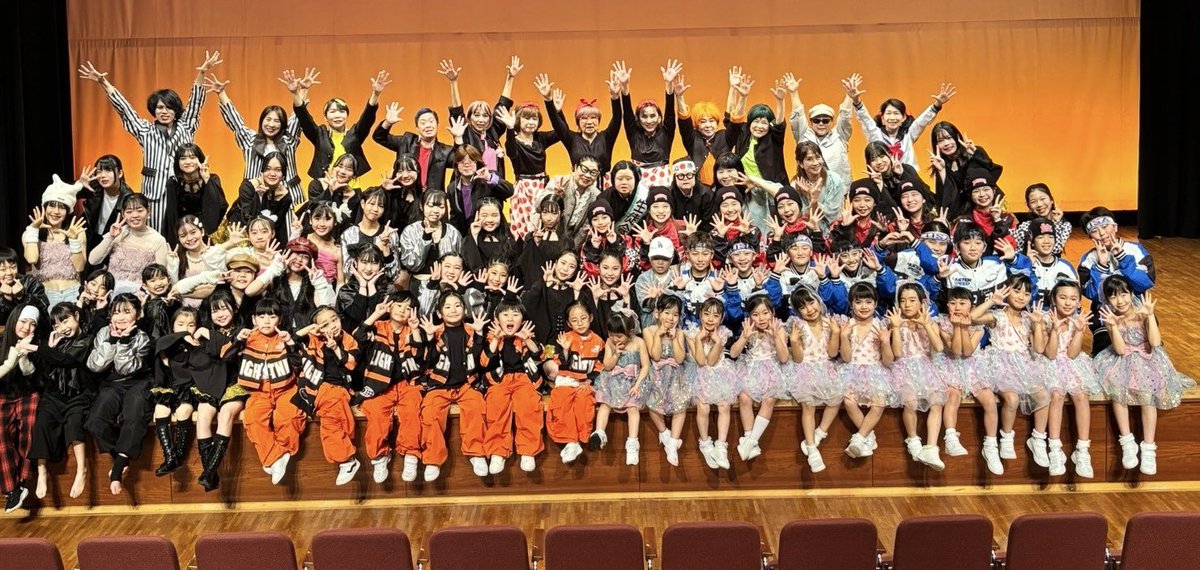 CLOVER90dance's tweet photo. 本日⭐️VITAまつり⭐️

雪が降っておりますが
予定通りの開催となります。
観覧席は朝から出入り自由です。

CLOVERダンスパフォーマンスショーは
VITAホールで17:30start❣️

今回は関係者以外の撮影はご遠慮願います。しっかりと目にやきつけて沢山のナンバーをお楽しみください♪♪♪ https://t.co/KEQnMklFF4