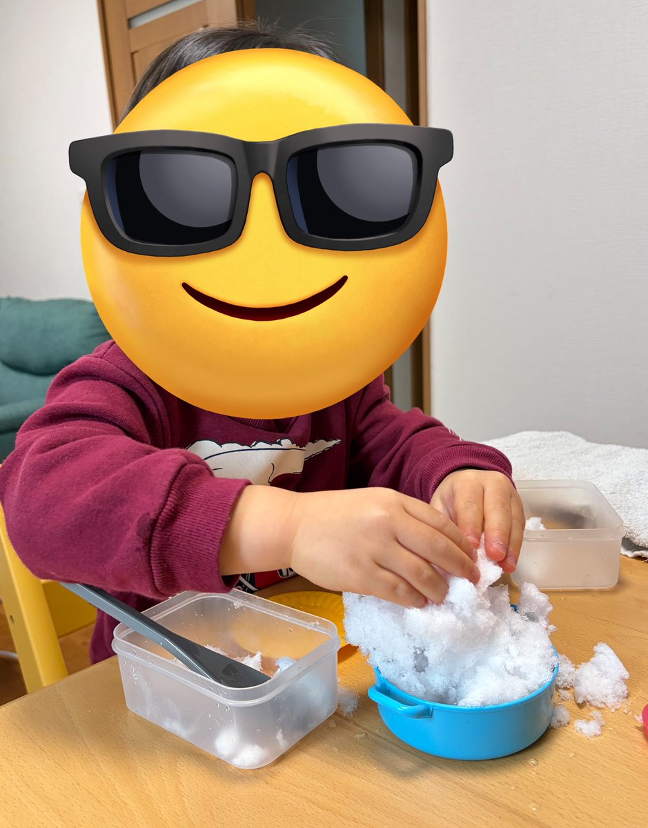 都内も珍しく雪❄️が降ったので、お家の中で雪遊びしてもらってる。笑