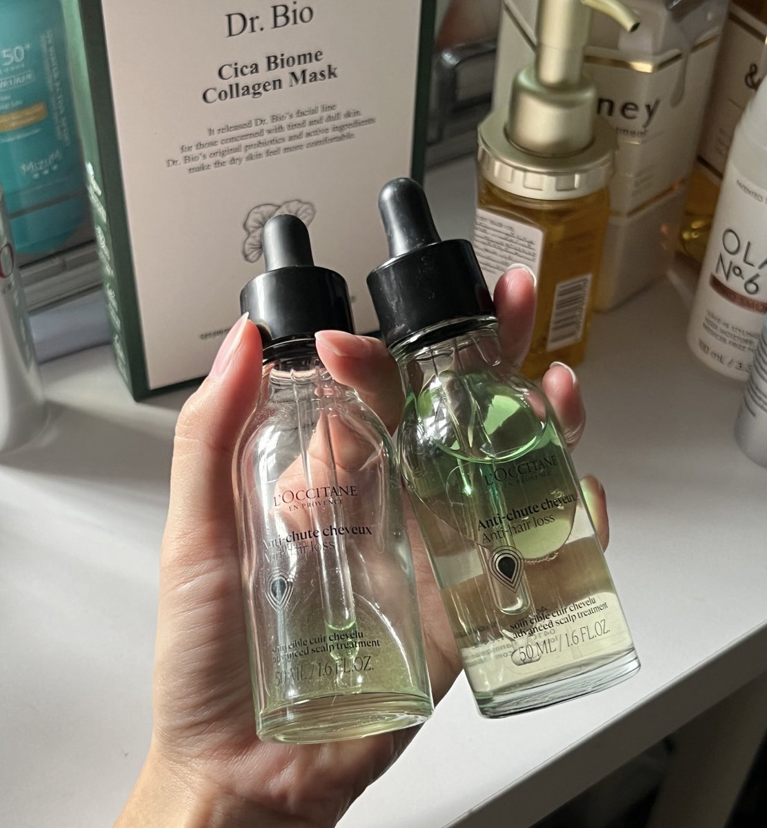 peartunwarat's tweet image. ไม่ค่อยเห็นคนพูดถึง ล็อกซิทานเค้าดังเรื่องออยล์มากๆ นี่ก็ใช้ แต่มาเซอร์ไพรส์กับเซรั่มผมร่วงมากมันดีกว่าตัวไหนๆ พส.ฝรั่งรีวิวเยอะจริง แพงหน่อย