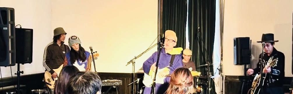TOILET&amp;C'MOMUSICS！の山口県政資料館でのライブでした。楽しんでいただいたみなさまありがとうございました📚

1.A.O.R（いってきます）2.hey!music 3.spider 4.ヒマツブシ 5.ほっとけないよ