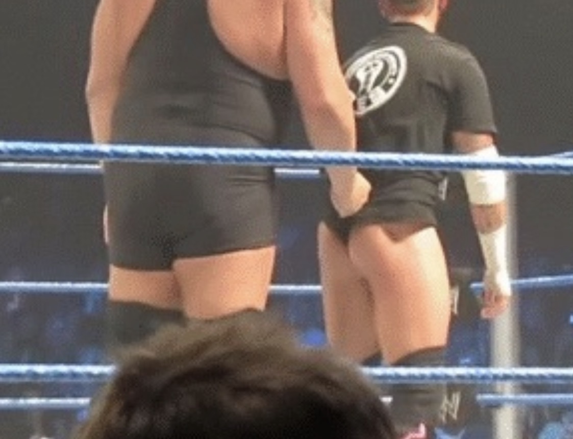 hourly cm punk tweet media