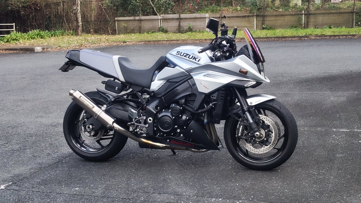 suzukin_cat 社外パーツでココまでは空冷カタナデザインに寄せられた