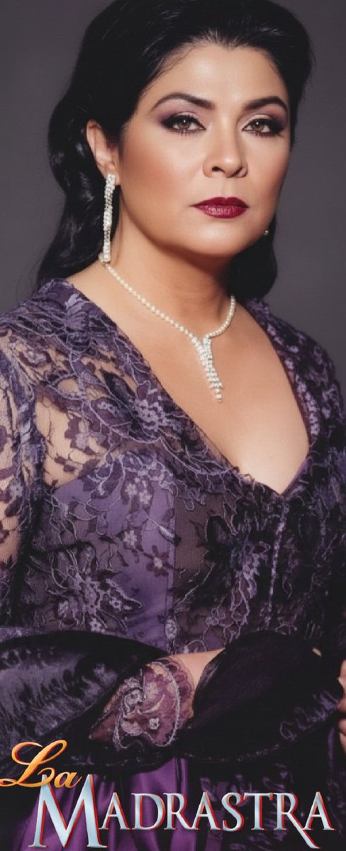 Nadie como <a href="/victoriaruffo31/">victoria ruffo</a> para regalarnos un personaje tan fuerte, elegante y humano. María Fernández Acuña marcó un antes y un después en las protagonistas. 👑

#21AñosLaMadrastra