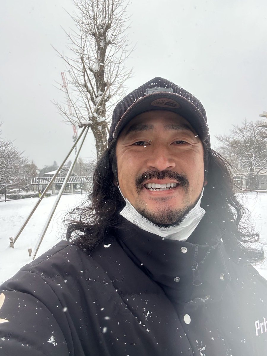 選挙行ってきました。
経済対策もそうだけど、今の国際情勢、日本の国防も自分なりに考えて投票しました。

しかしいつもだけど最高裁判所裁判官国民審査は良くわからないな。