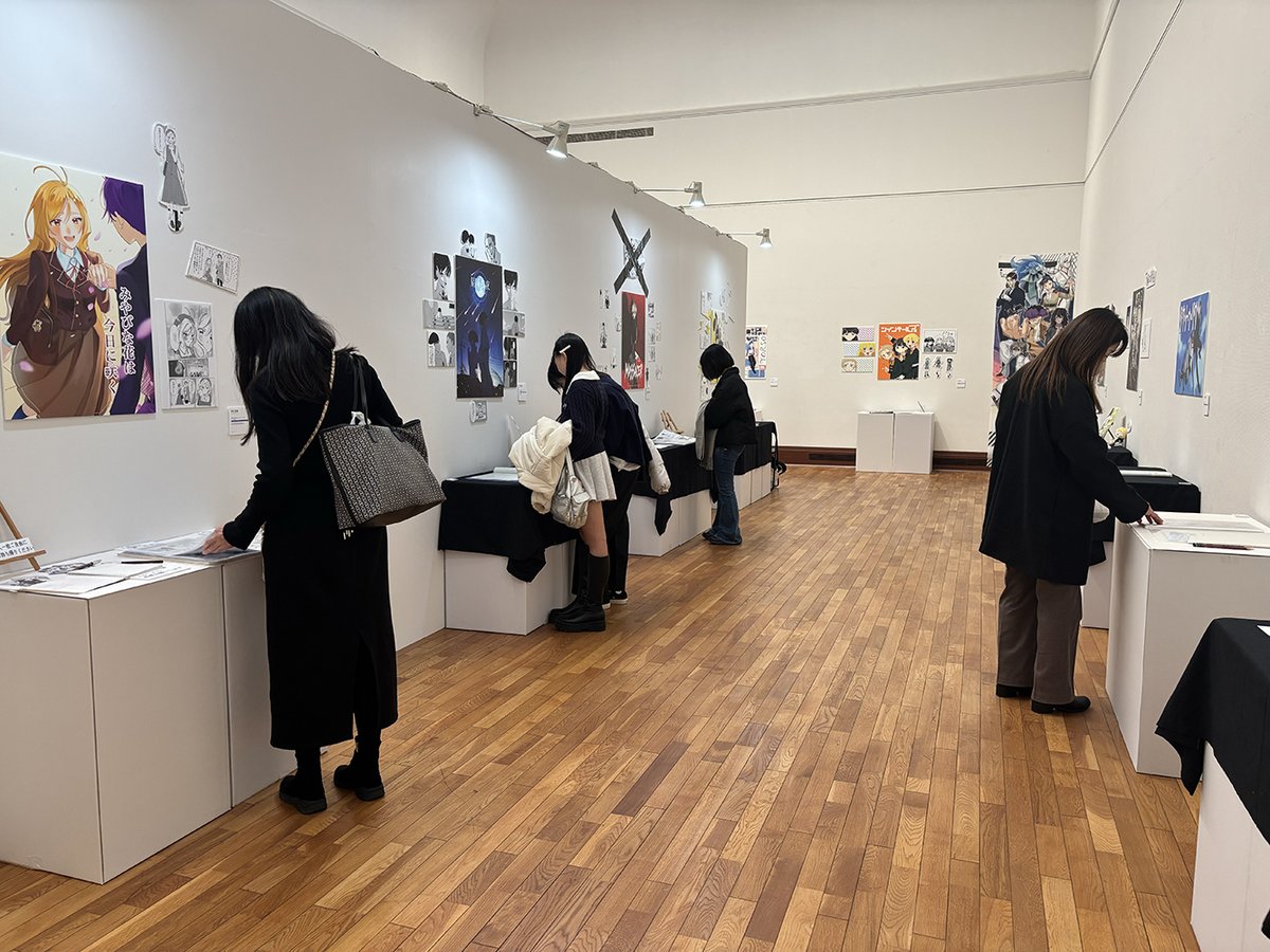 ✨嵯峨美の制作展✨マンガ領域のエリアの様子です。
立ち寄って読んでいただけるのが本当に嬉しい！💕🥰💕
ありがとうございます‼️
嵯峨美の制作展は本日17:00まで！ ぜひお越しください！
#嵯峨美　#嵯峨美マンガ