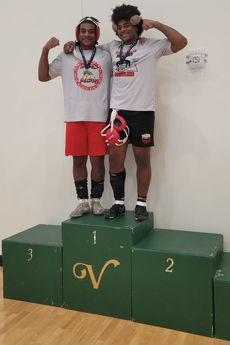 Bentley Bisons=Jelani Bentley & Ari Bentley tweet media