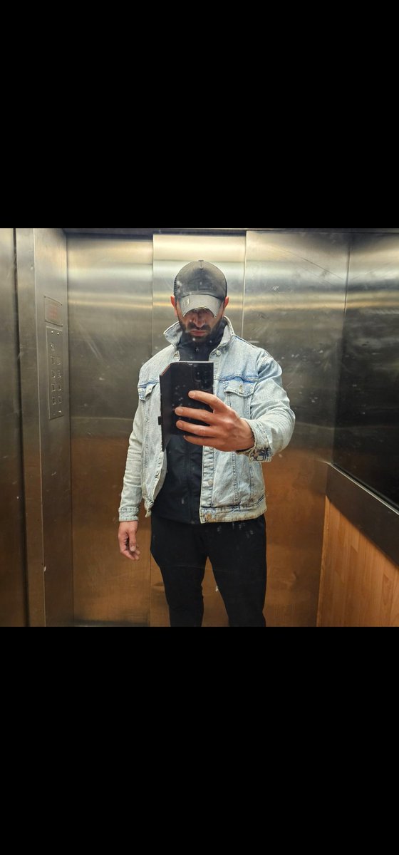 Emperor Cris tweet media