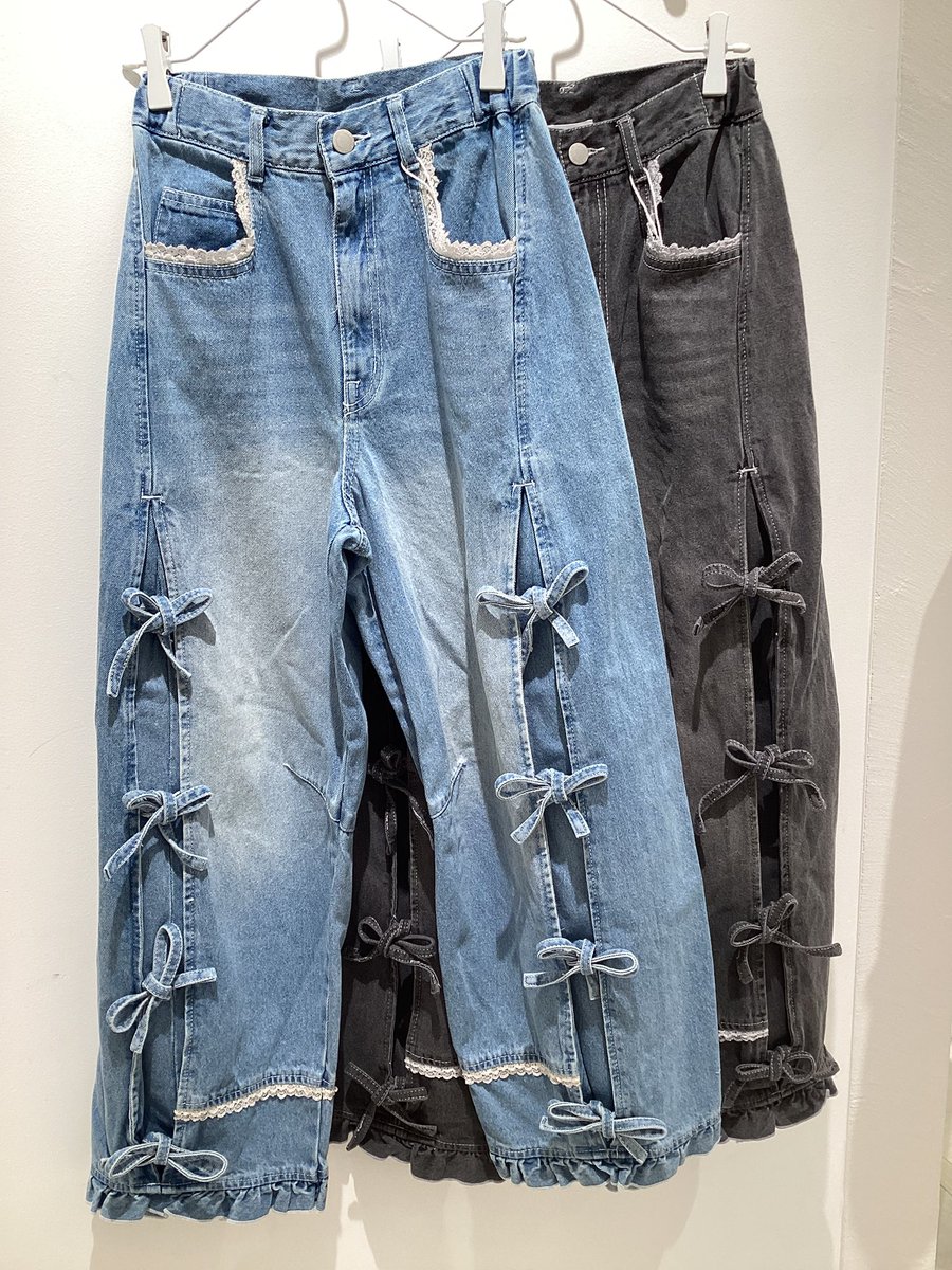 ▷おすすめアイテム バレルレッグリボンデニムパンツ ￥14,300円(税込