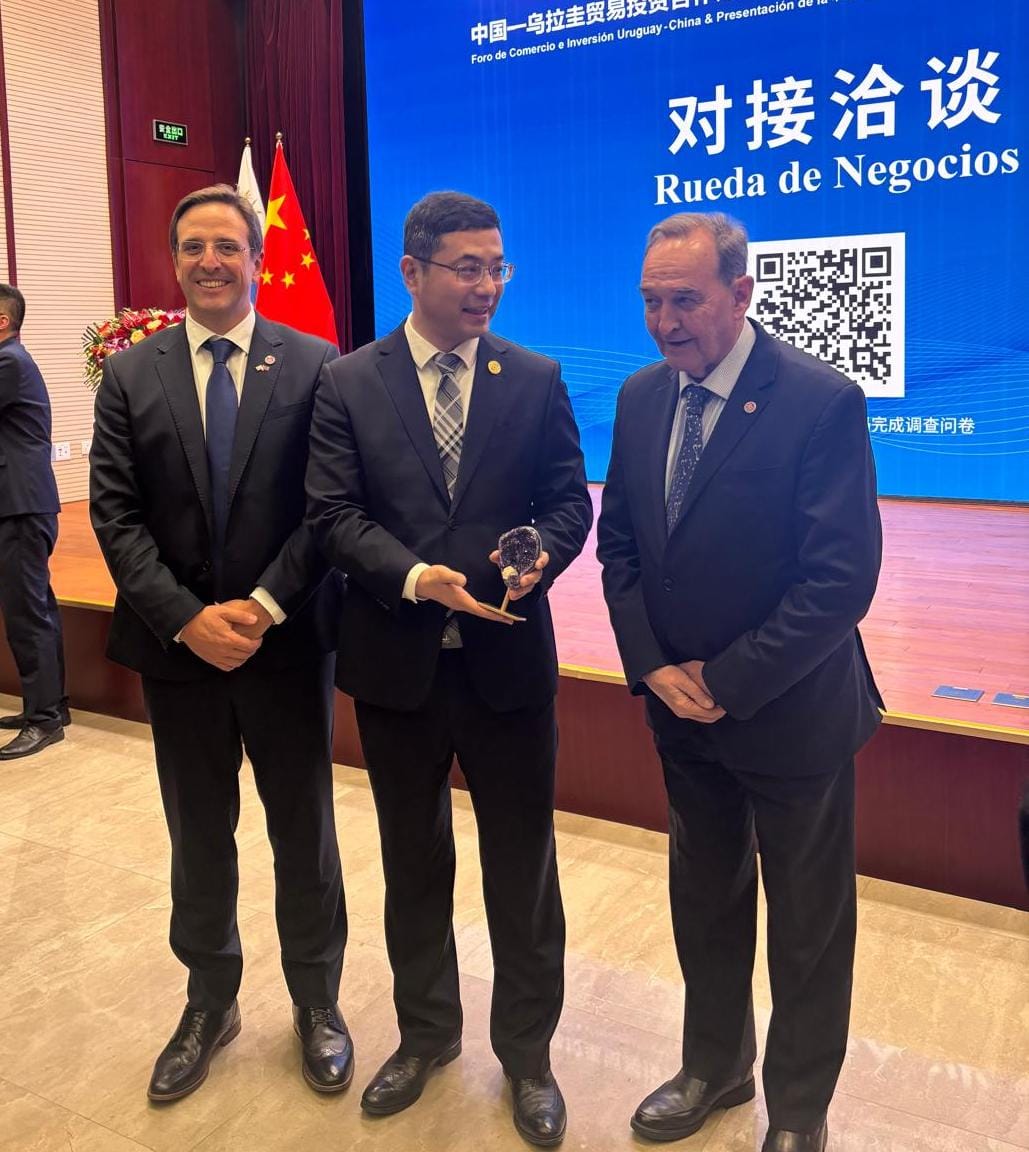 CÁMARA DE COMERCIO URUGUAY -  R.  P.  CHINA tweet media
