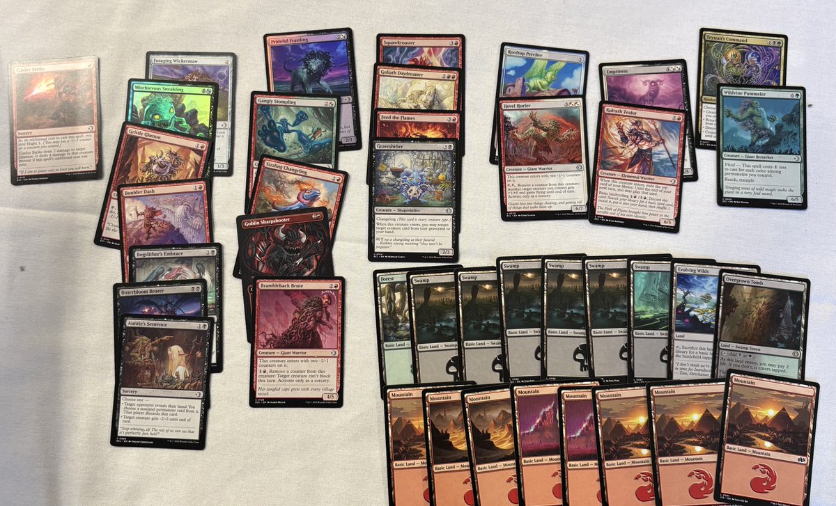 Into day 2 at #spotlighttoronto with Jundy Jund cards. ⁦<a href="/fireshoes/">Robert Taylor🔥</a>⁩