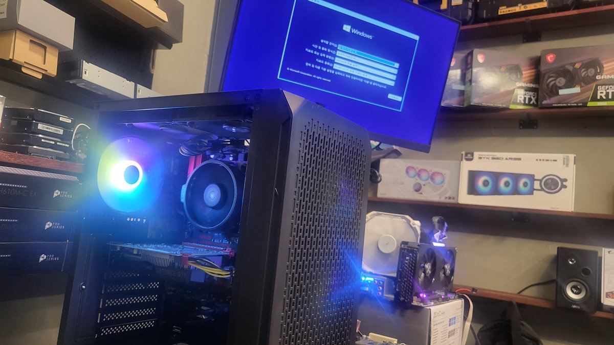 고객님 요청대로 고사양 게이밍 PC 빌드 완료! 💪 4070 SUPER부터 윈도우 세팅까지, 꼼꼼히 조립해 드렸네요! 역시 컴빌런이 최고죠? 😉

#컴빌런 #조립PC #평택컴퓨터 #4070SUPER #고사양PC #윈도우설치