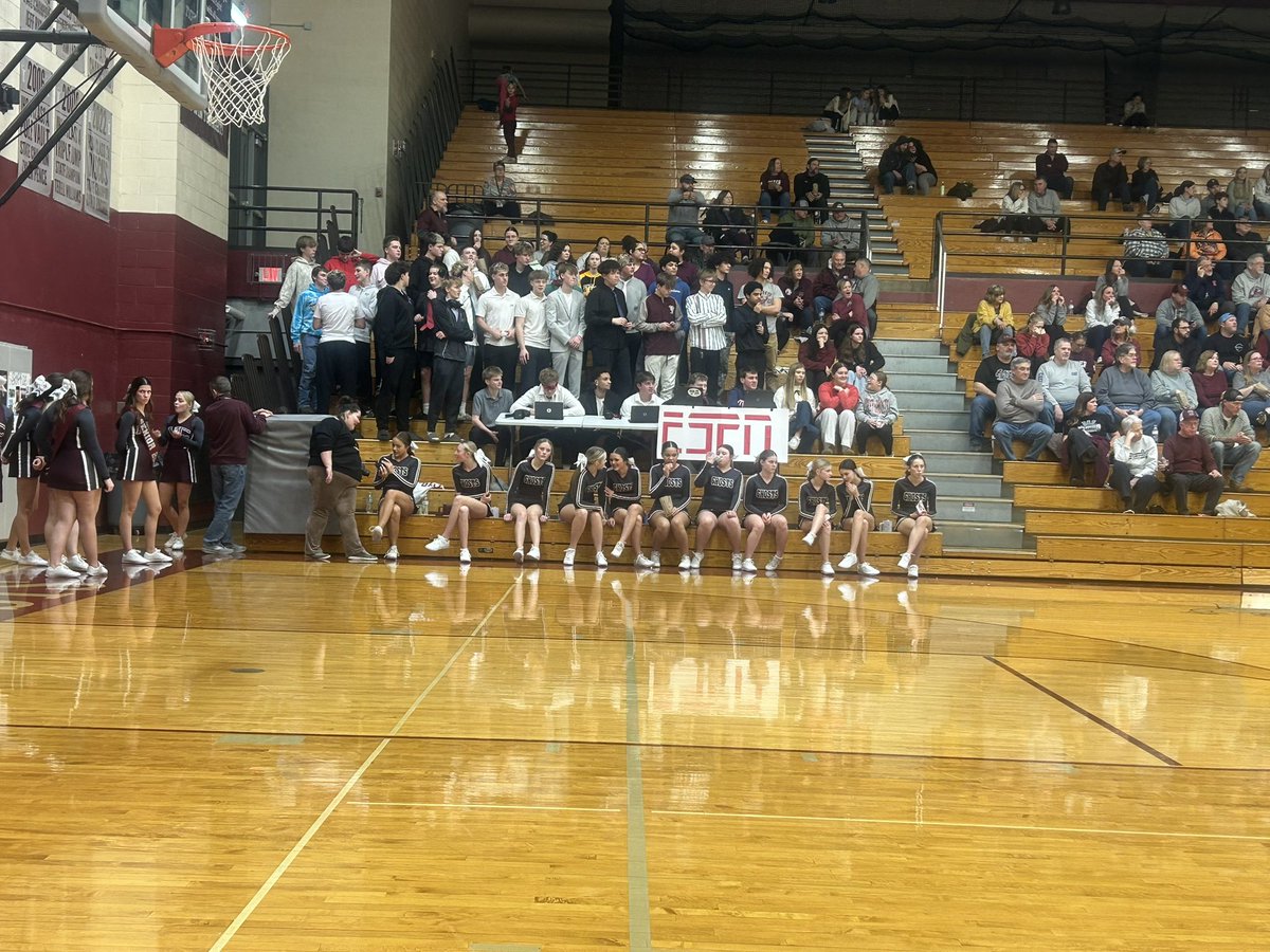 Ghosts (14-12) win a big one against Macomb (17-8) 55-50 in OT. Great team win on Senior night! So proud of our seniors and this team for coming together at the right time. 

<a href="/gradyr05/">Grady Read</a> with 19pts
<a href="/BradyWard19/">Brady Ward</a> with 12pts, 12reb
<a href="/ethan_pd07/">Ethan Dickinson</a> with 11pts

Crowd was amazing! Thank you!